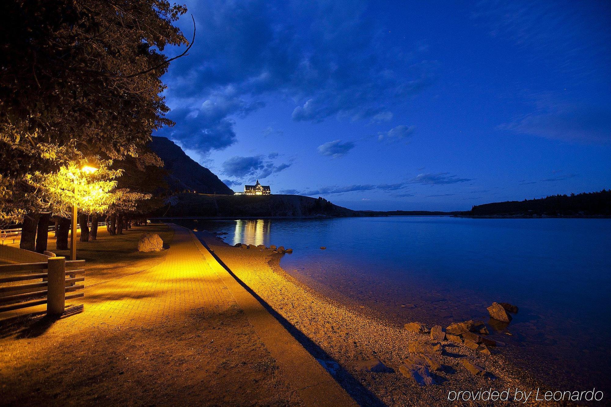 Bayshore Inn & Spa Waterton Park Buitenkant foto