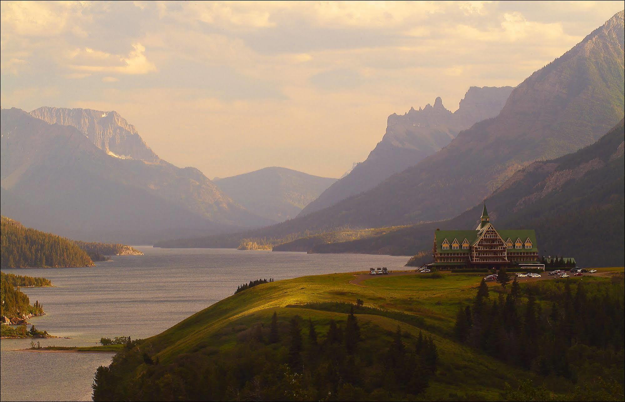 Bayshore Inn & Spa Waterton Park Buitenkant foto